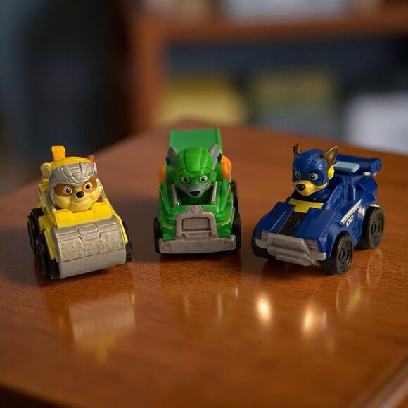 24 Piece Paw Patrol DieCast Vehicles & Action Figure Set Lot - Picture 3 of 9